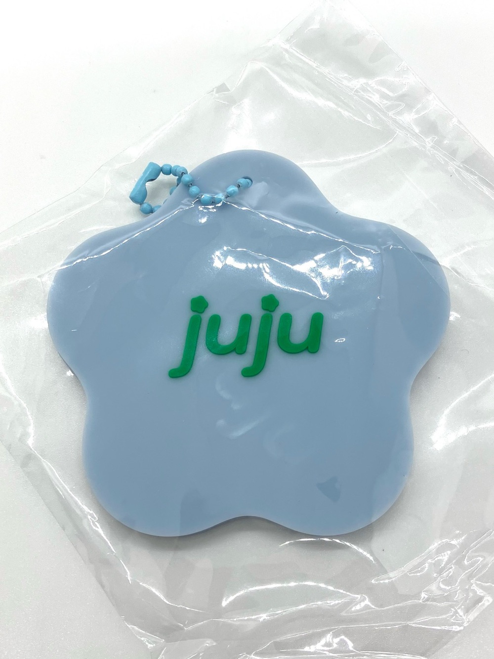 CJ Hendry JuJu Light Blue and Green Flower Silicone Keychain from Juju World New - Picture 5 of 6